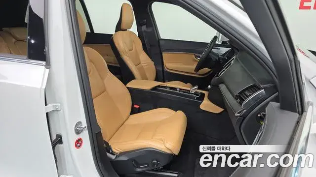 Volvo XC90 2022 — Фото 11/20
