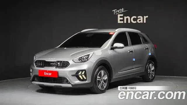 Kia Niro 2021 — Фото 1/20