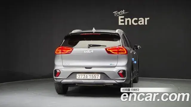 Kia Niro 2021 — Фото 4/20