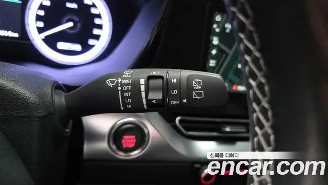 Kia Niro 2021 — Фото 16/20