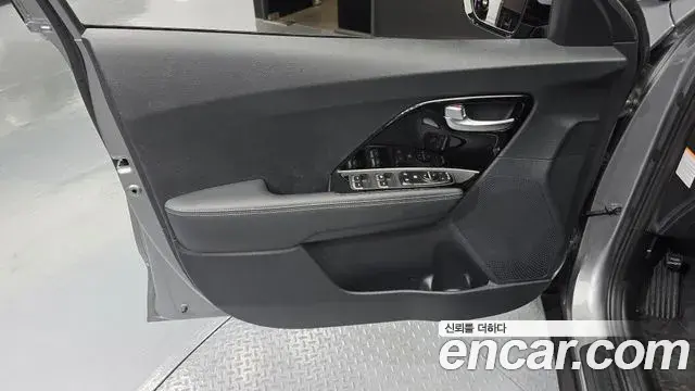 Kia Niro 2021 — Şəkil 15/33