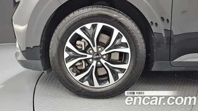 Kia Carnival 2023 — Photo 5/20