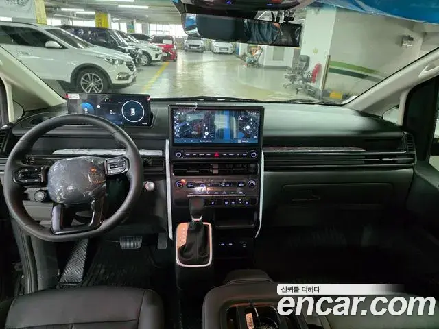 Hyundai Staria 2026 — Şəkil 12/17