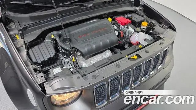 Jeep Renegade 2021 — ფოტო 7/20