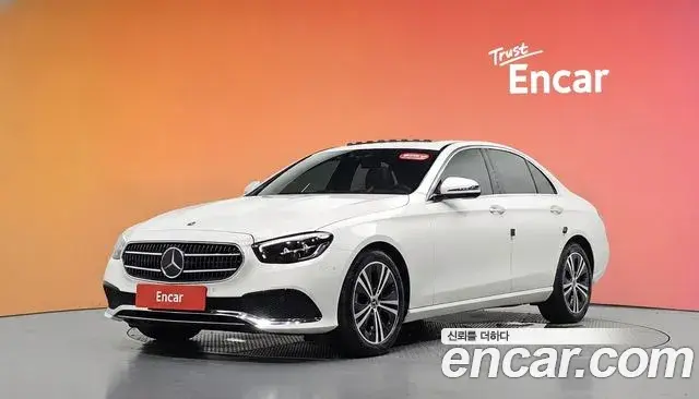 Mercedes-Benz E-Class 2021 — Фото 1/20
