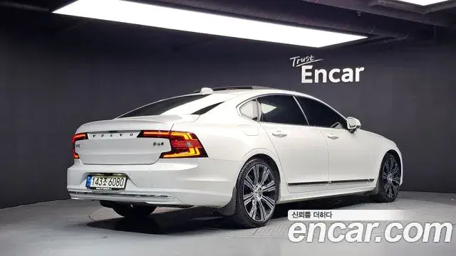 Volvo S90 2021 — ფოტო 20/37