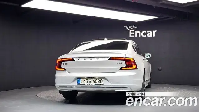 Volvo S90 2021 — ფოტო 23/37
