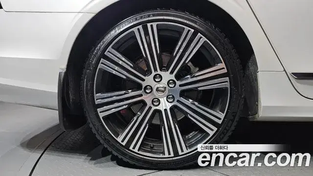 Volvo S90 2021 — ფოტო 21/37