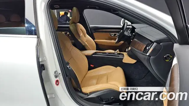 Volvo S90 2021 — ფოტო 25/37