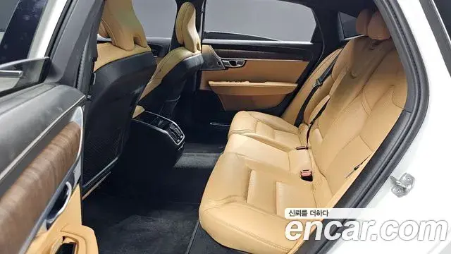 Volvo S90 2021 — ფოტო 33/37