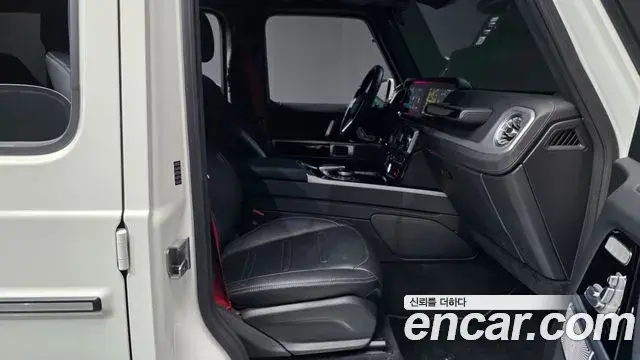 Mercedes-Benz G-Class 2023 — Фото 11/20