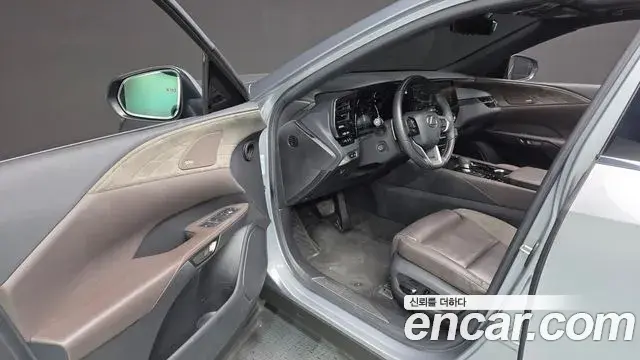 Lexus RX350h 2023 — Photo 27/37