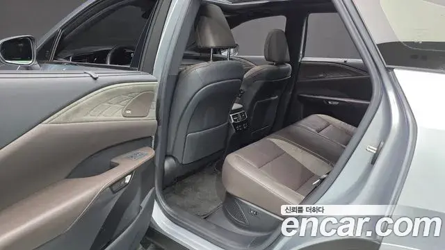 Lexus RX350h 2023 — Photo 30/37
