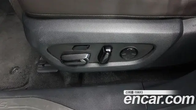 Lexus RX350h 2023 — Photo 7/37