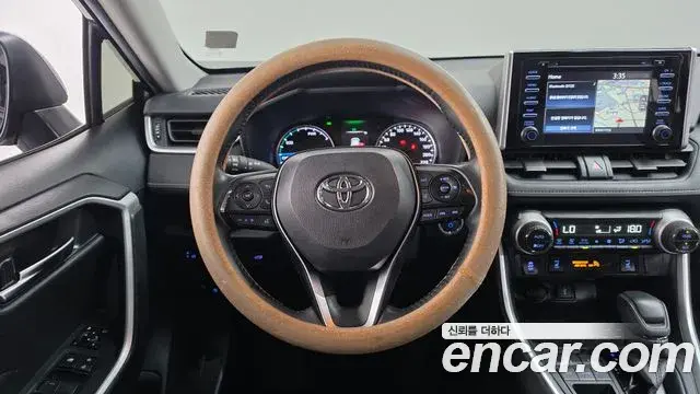 Toyota RAV4 2021 — Фото 13/20