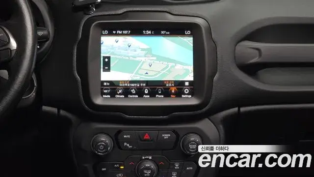 Jeep Renegade 2020 — Фото 14/20