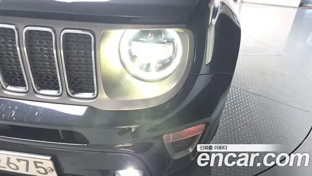 Jeep Renegade 2020 — Photo 8/38