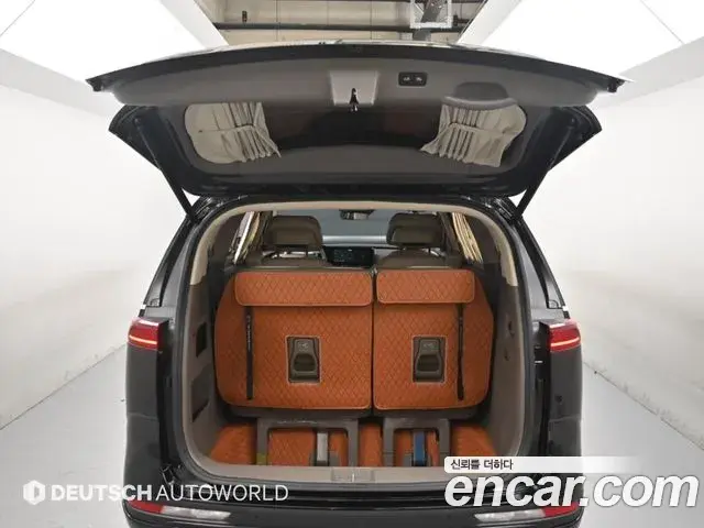 Kia Carnival 2023 — Фото 19/20