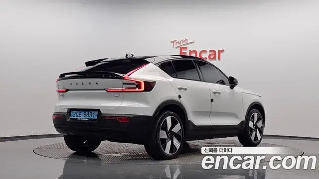 Volvo C40 Recharge 2022 — ფოტო 30/35