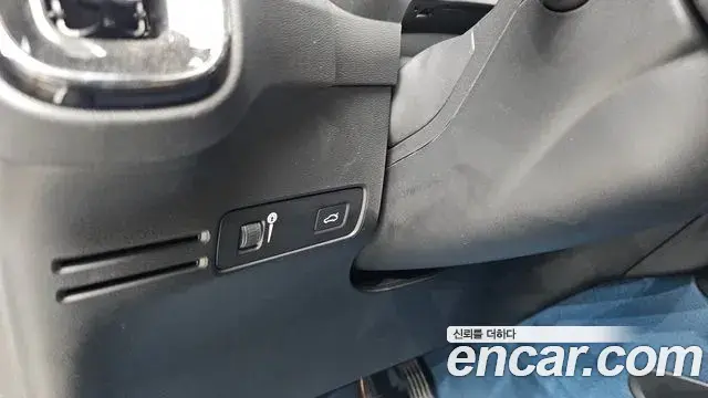 Volvo C40 Recharge 2022 — ფოტო 33/35