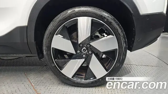 Volvo C40 Recharge 2022 — ფოტო 26/35