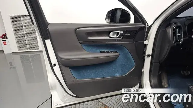 Volvo C40 Recharge 2022 — ფოტო 4/35