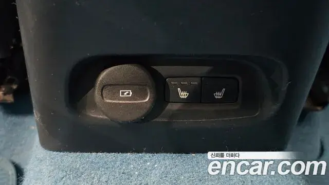 Volvo C40 Recharge 2022 — ფოტო 28/35