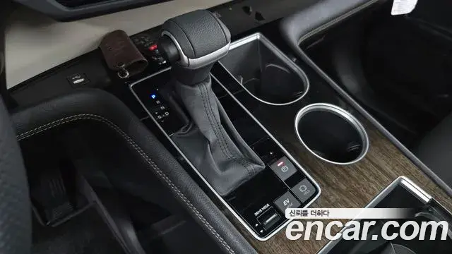 Toyota Sienna 2025 — ფოტო 24/38