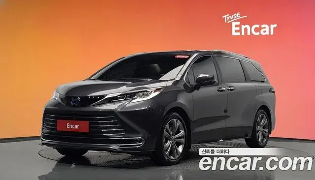 Toyota Sienna 2025 — ფოტო 33/38