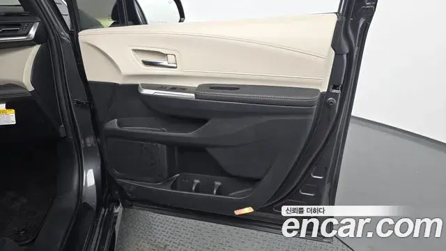 Toyota Sienna 2025 — ფოტო 38/38