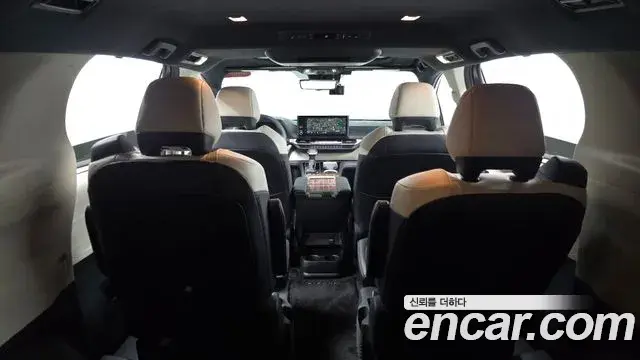 Toyota Sienna 2025 — ფოტო 34/38