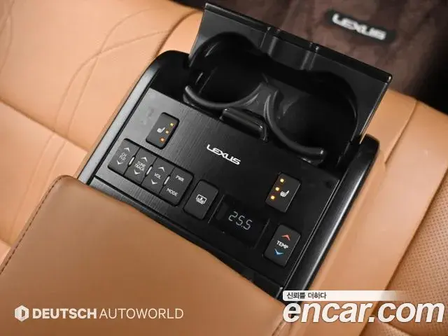 Lexus ES300h 2019 — Photo 16/20