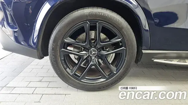 Mercedes-Benz GLE-Class 2021 — Фото 4/20