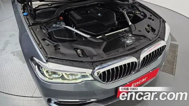 BMW 5 Series 2018 — Фото 6/20