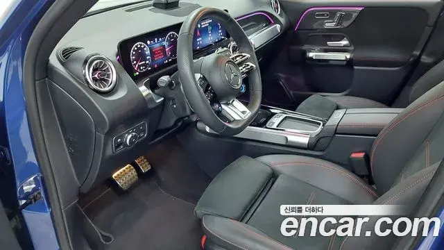Mercedes-Benz GLB-Class 2025 — Photo 8/18