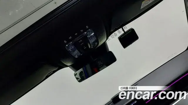 Mercedes-Benz GLB-Class 2025 — Photo 17/18