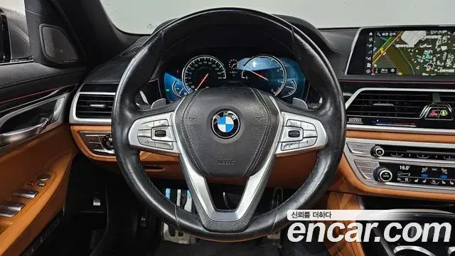 BMW 7 Series 2018 — Фото 13/20