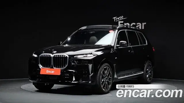 BMW X7 2025 — Фото 1/20