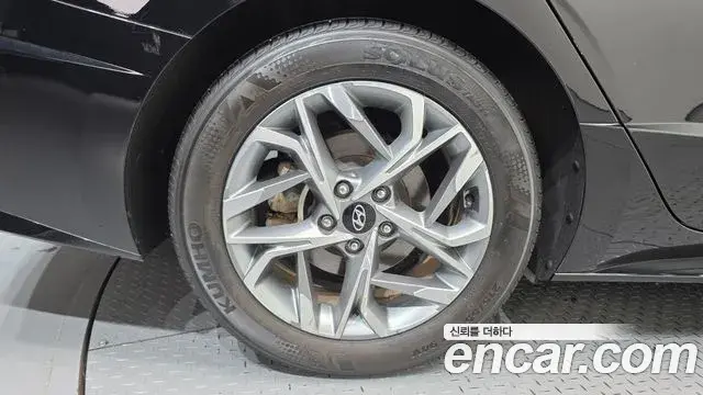 Hyundai Sonata 2022 — Фото 4/20