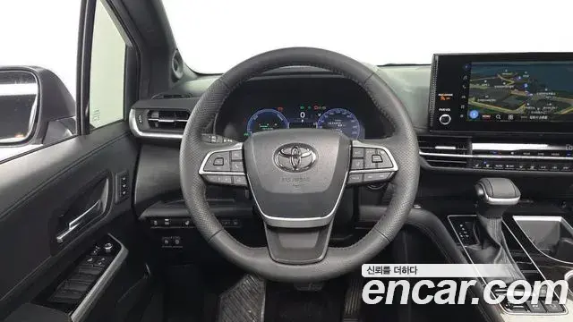 Toyota Sienna 2025 — Фото 12/20