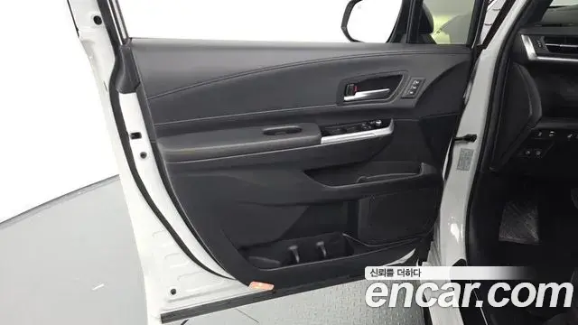 Toyota Sienna 2025 — ფოტო 24/33
