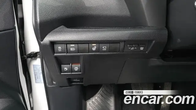 Toyota Sienna 2025 — ფოტო 31/33