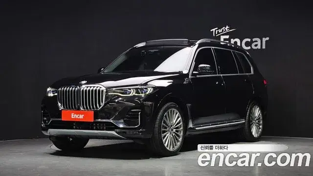 BMW X7 2021 — Фото 1/20