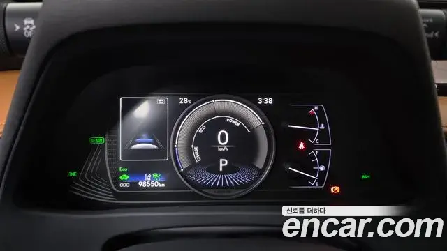 Lexus UX250h 2019 — ფოტო 14/32