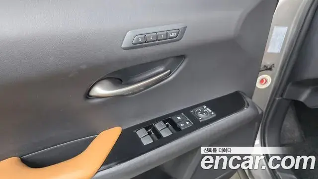 Lexus UX250h 2019 — ფოტო 5/32