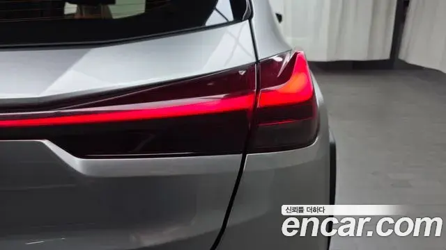 Lexus UX250h 2019 — ფოტო 9/32