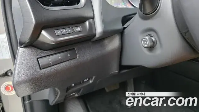Lexus UX250h 2019 — ფოტო 30/32
