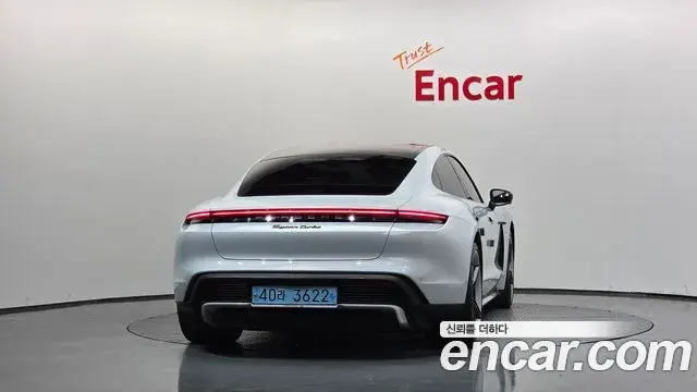 Porsche Taycan 2021 — Şəkil 17/20