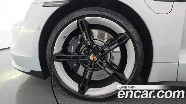 Porsche Taycan 2021 — Şəkil 15/20