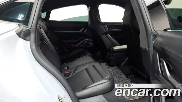 Porsche Taycan 2021 — Şəkil 9/20
